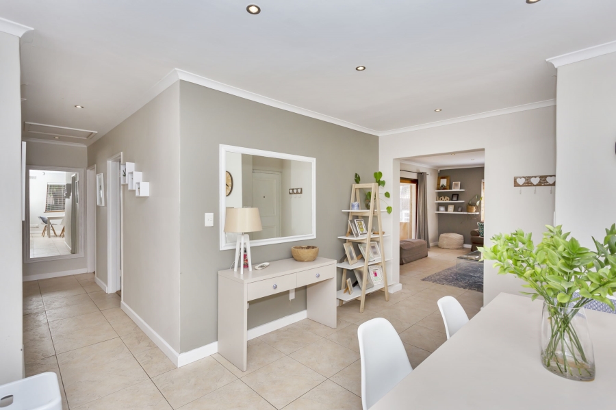 To Let 3 Bedroom Property for Rent in Edgemead Western Cape